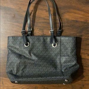 Michael Kors purse... used only ONCE